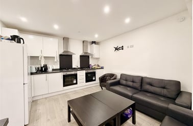 Rolleston Drive, Lenton, Nottingham - Image 2